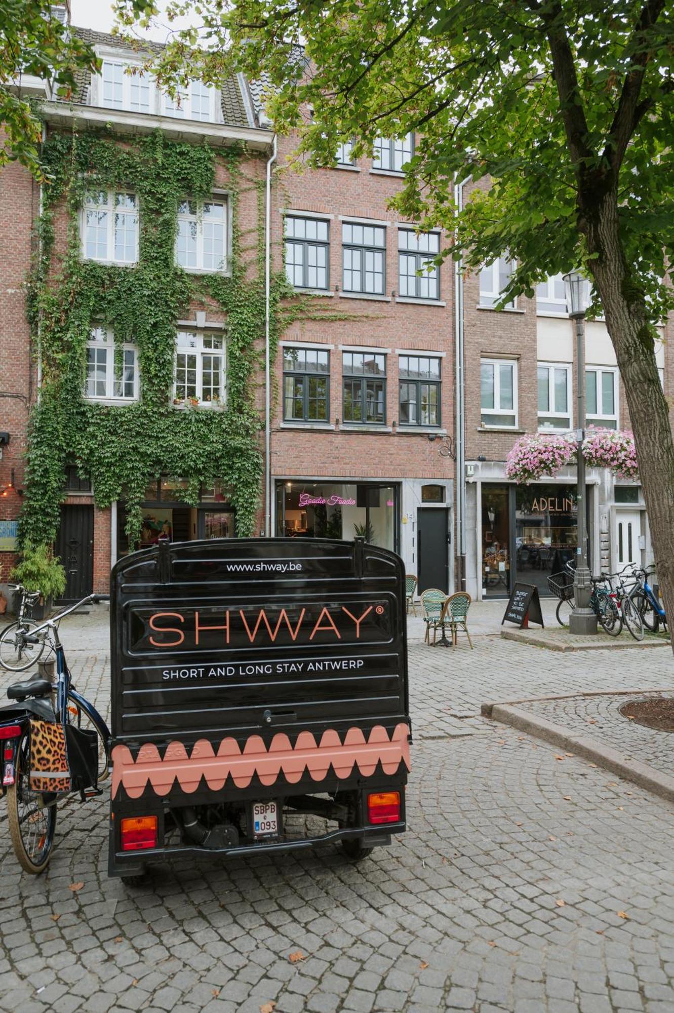 Shway - The Book Binder Anversa